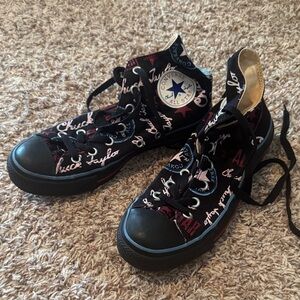 Converse Women's Chuck Taylor High Top All Star Logo Graphic High-Tops M6/W8